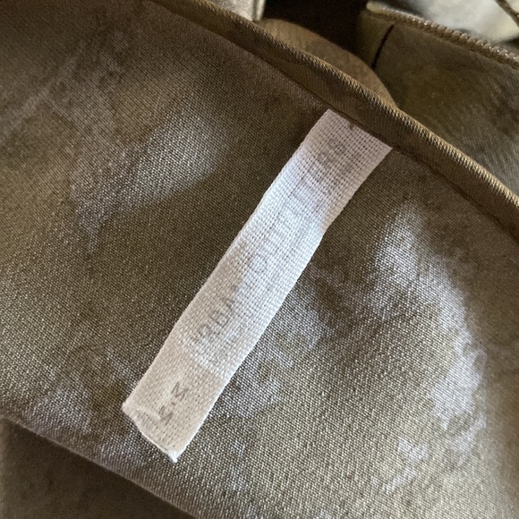 Great condition Urban Outfitters size medium snake print romper - Picture 3 of 3